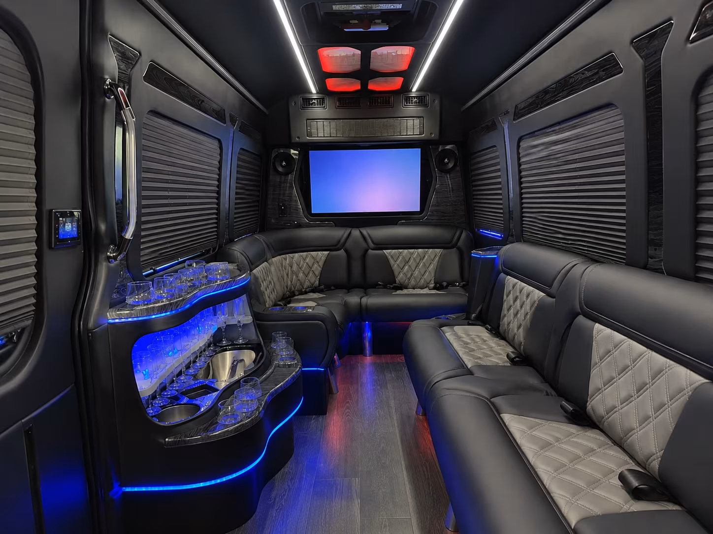 bowiecharterbuscompany com puts airport transfers to bwi dca and dulles within easy reach
