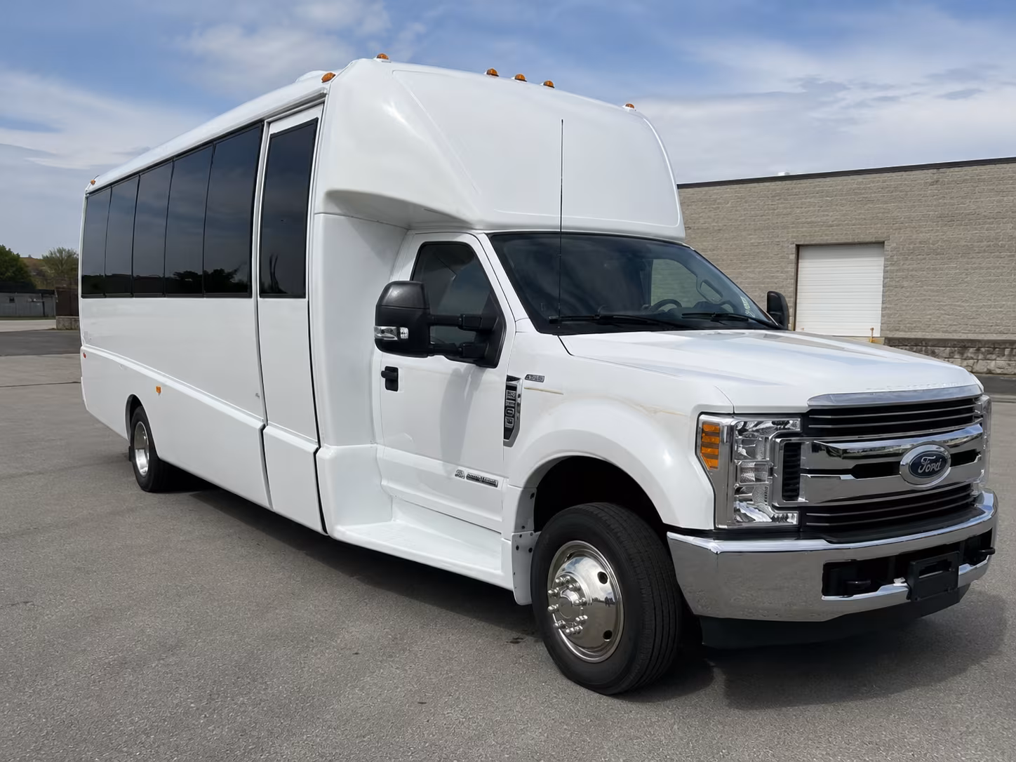 columbia bring your wedding guests together with a columbia charter bus