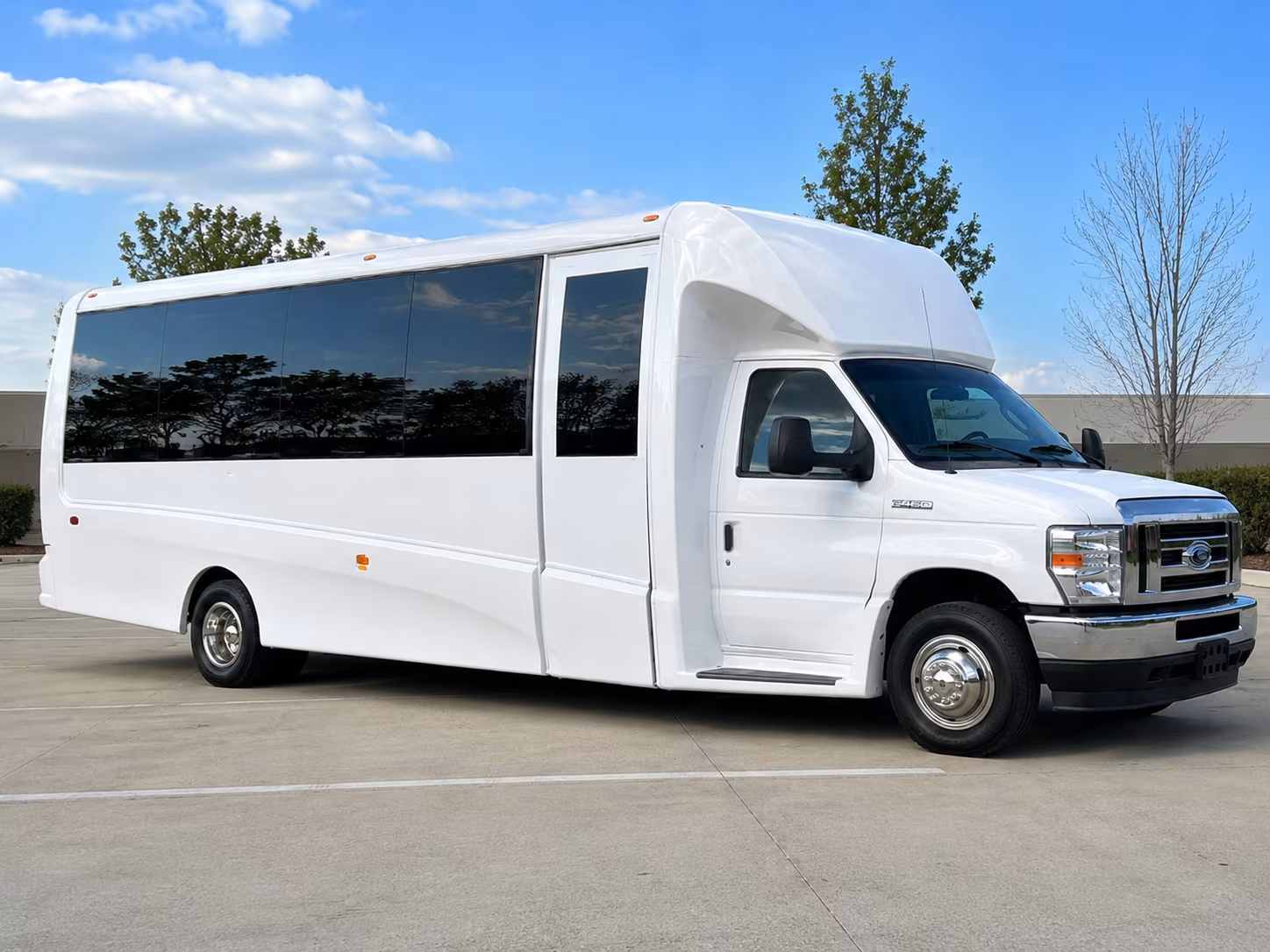 shuttle your guests between hotels and your bowie wedding venue with ease